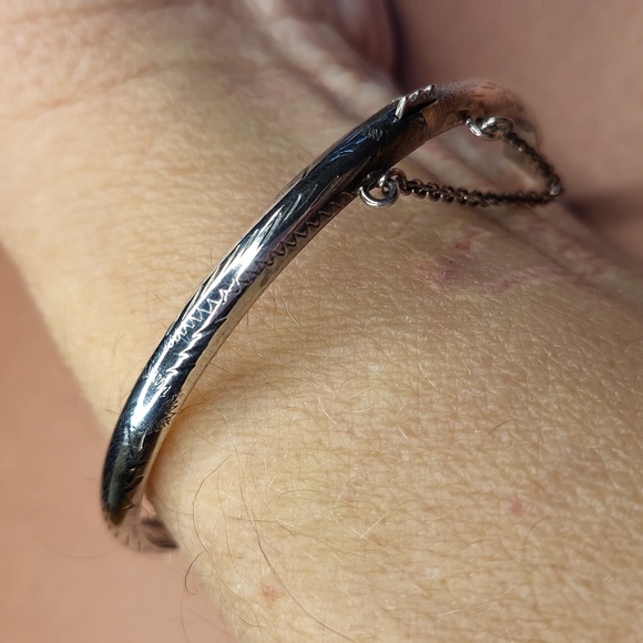 Hinge Bracelet - Picture 6 of 6